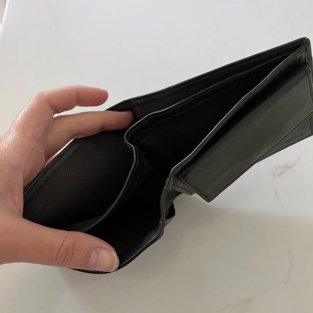 Men's Black Leather Bifold Wallet